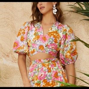 Puff sleeve floral wrap top - NEW